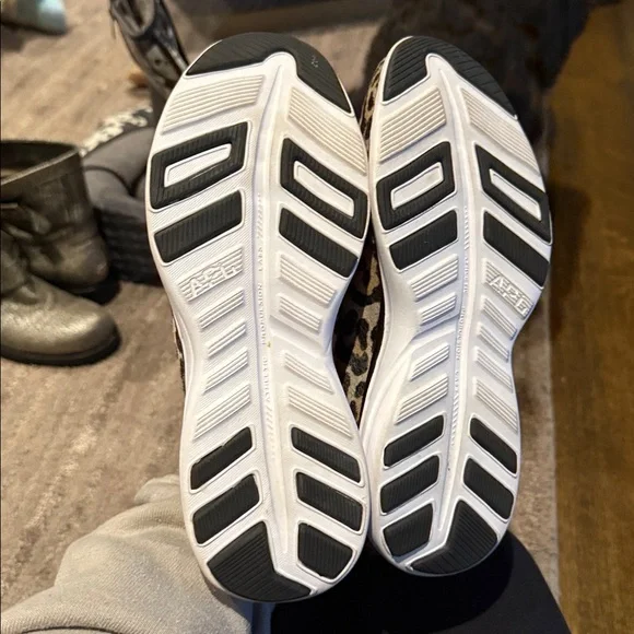 APL Athletic Propulsion Labs Iconic Pro Leopard Print Calf Hair Sneakers - Picture 4 of 4